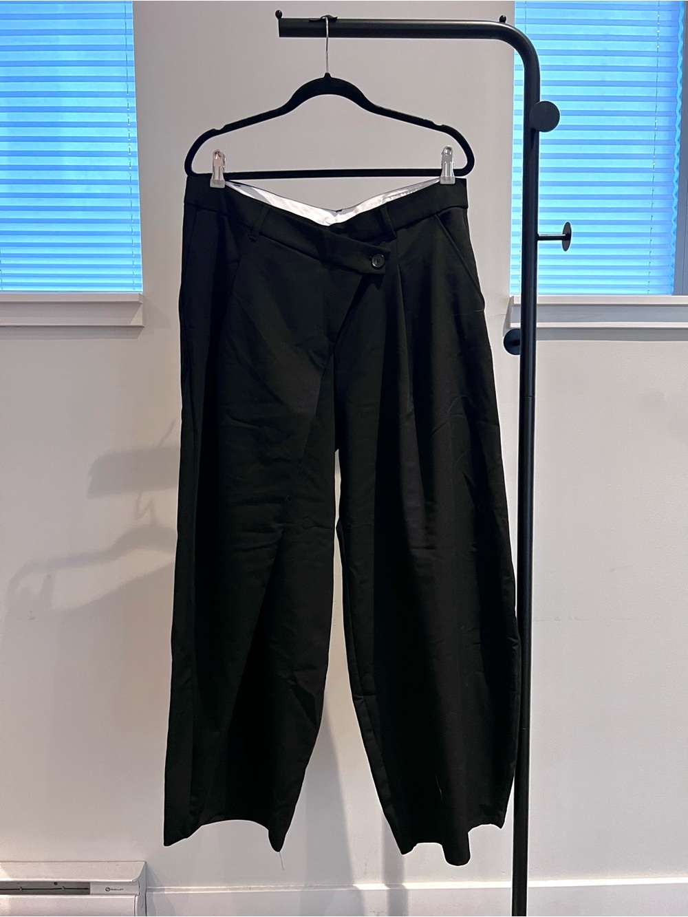 Berksha Black Foldover Baggy Trousers